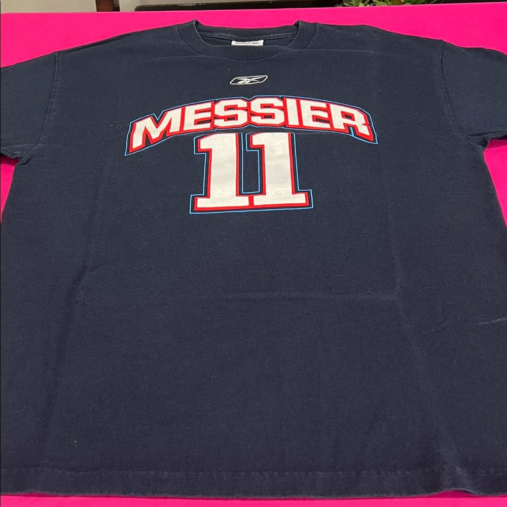Vintage Y2K Reebok Navy Mark Messier 11 hockey Graphic Tee
